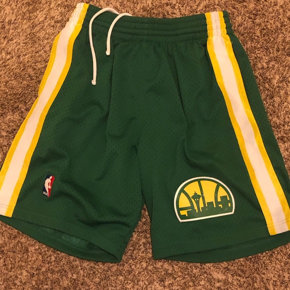 seattle supersonics shorts mitchell and ness